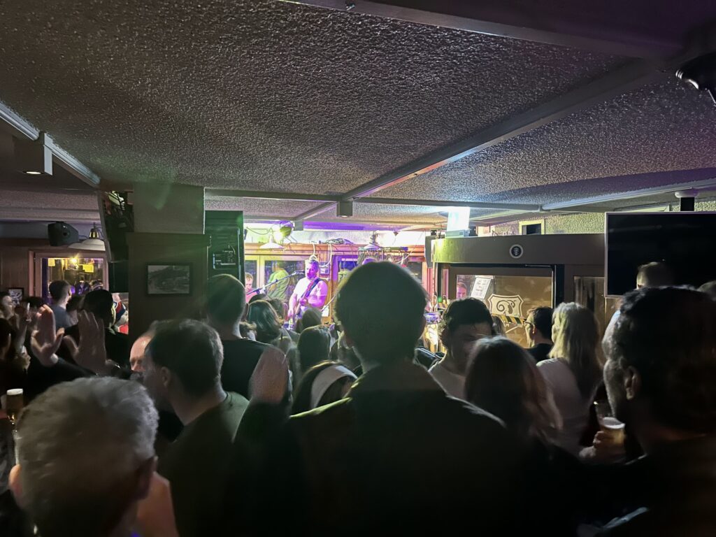 Bar com show ao vivo em Zermatt I Imagem: Andréa Reis